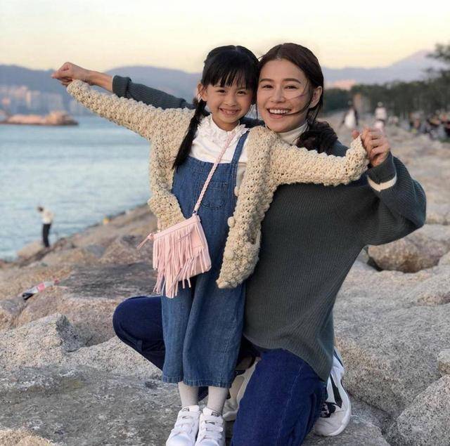 陈自瑶晒绝密照片为剧宣传,网友全部估错重点,陈自瑶:我太失败_黄翠如