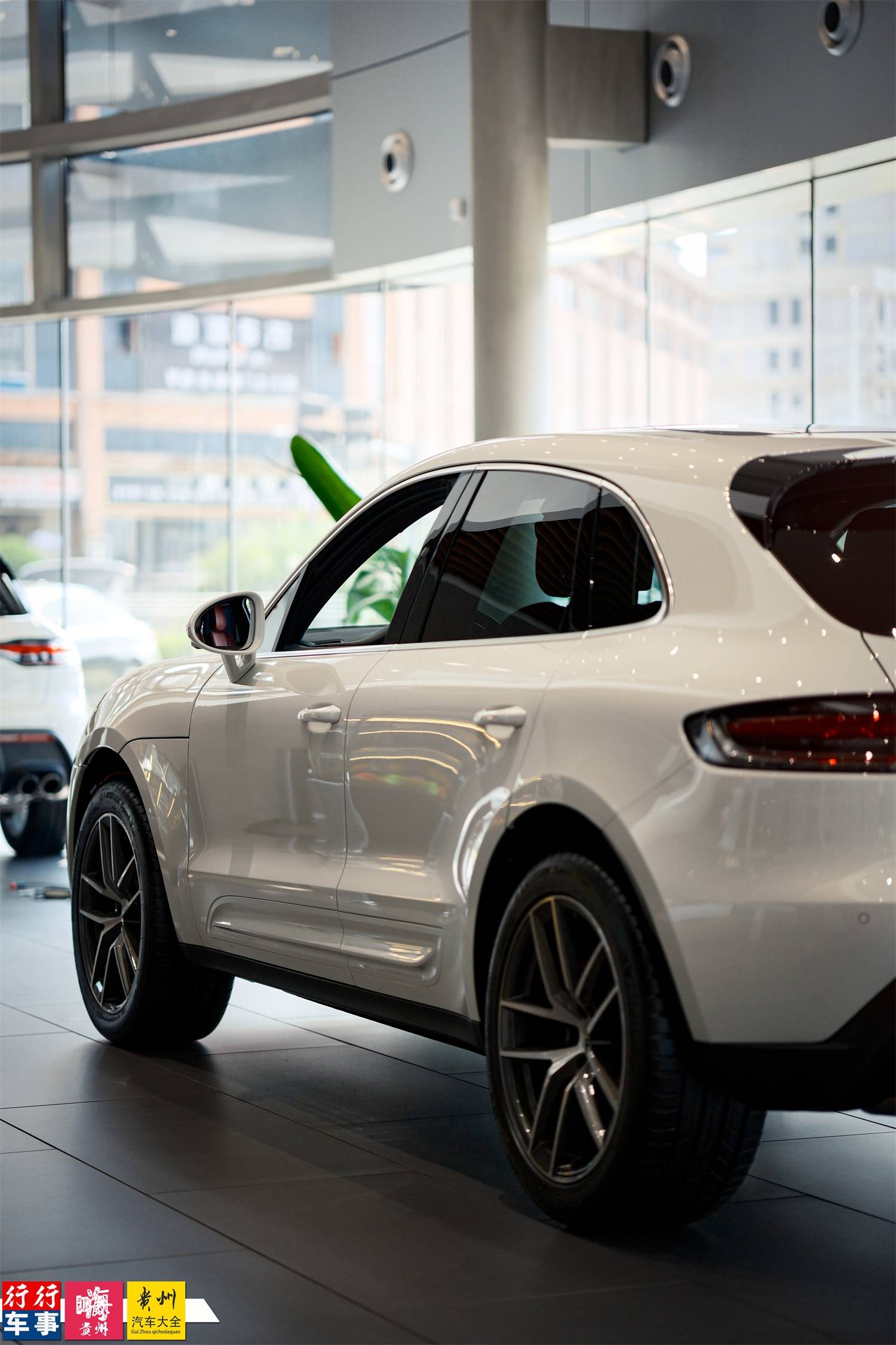 "缩小版"的cayenne|孟关保时捷到店实拍macan_搜狐汽车_搜狐网