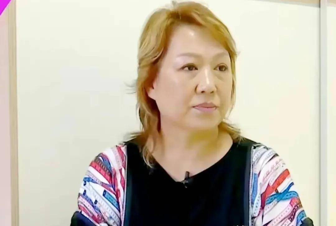 62岁大哥相亲56岁大姐,看到衣柜一幕后,大哥:我可养不起!