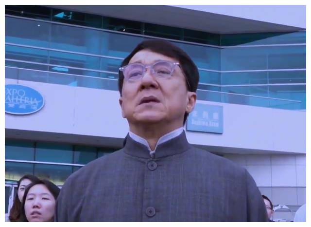 关正杰:乐坛双杰之一,被张学友视为偶像,为何退圈32年不复出_香港