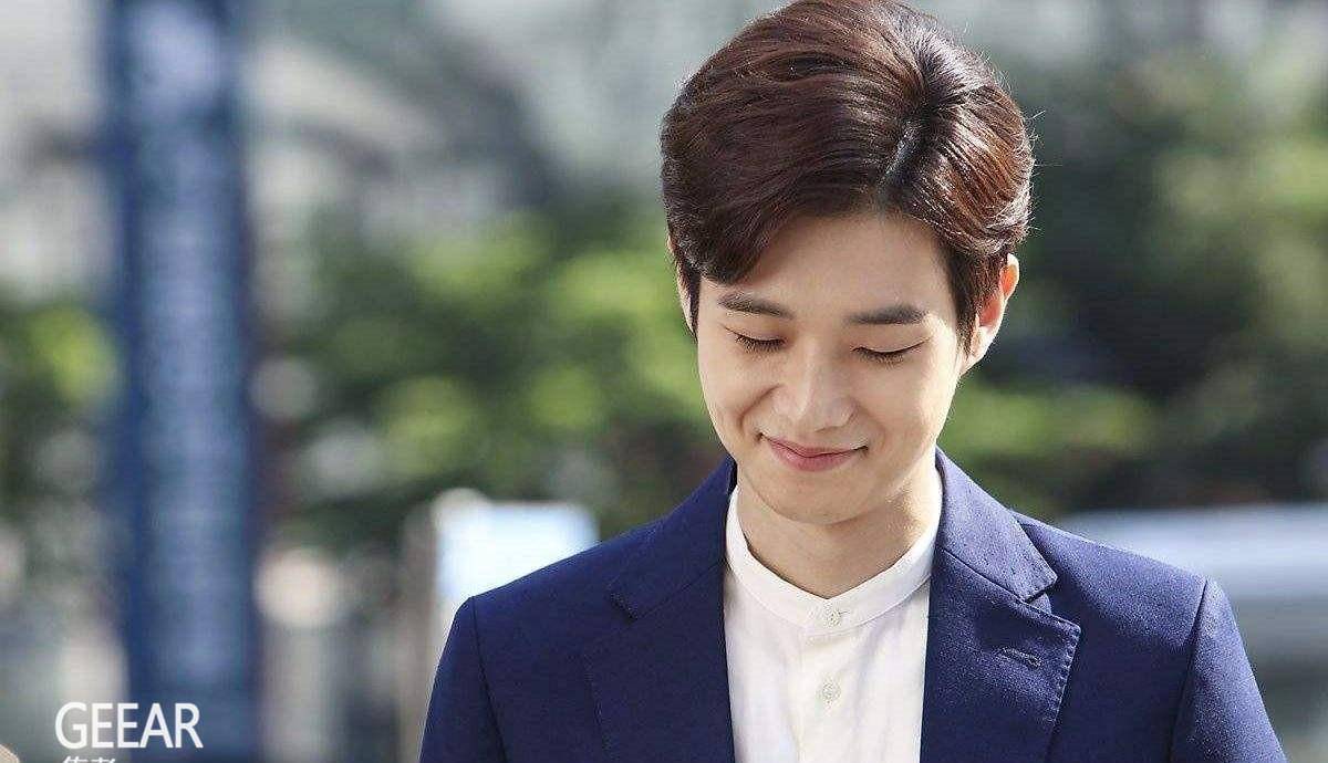 带你认识《梨泰院class》中的朴叙俊!_崔宇植_运动_她很漂亮