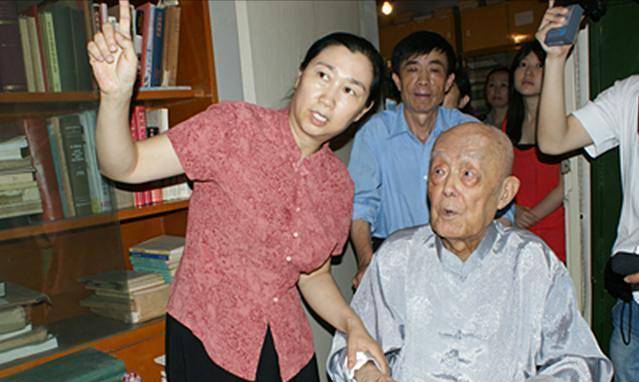 与父亲决裂13年,75岁出书批判父亲刻薄,替母亲不值_季承_关系_儿子