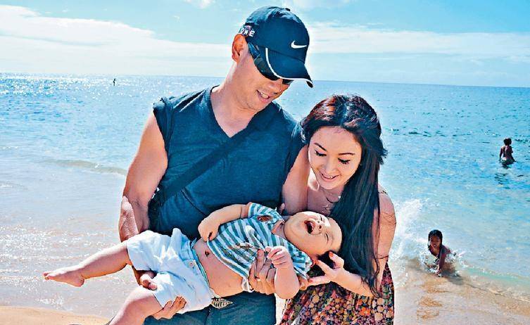 温碧霞当时就觉得那个就是小时候要被分手的自己