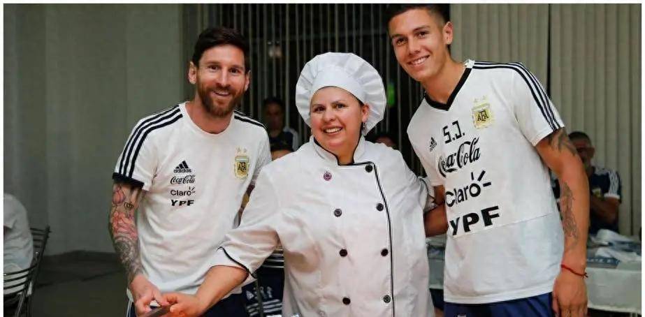 球王梅西又添冠军奖杯: 他是阿根廷人,球踢得不错,是个好人_球衣_经历