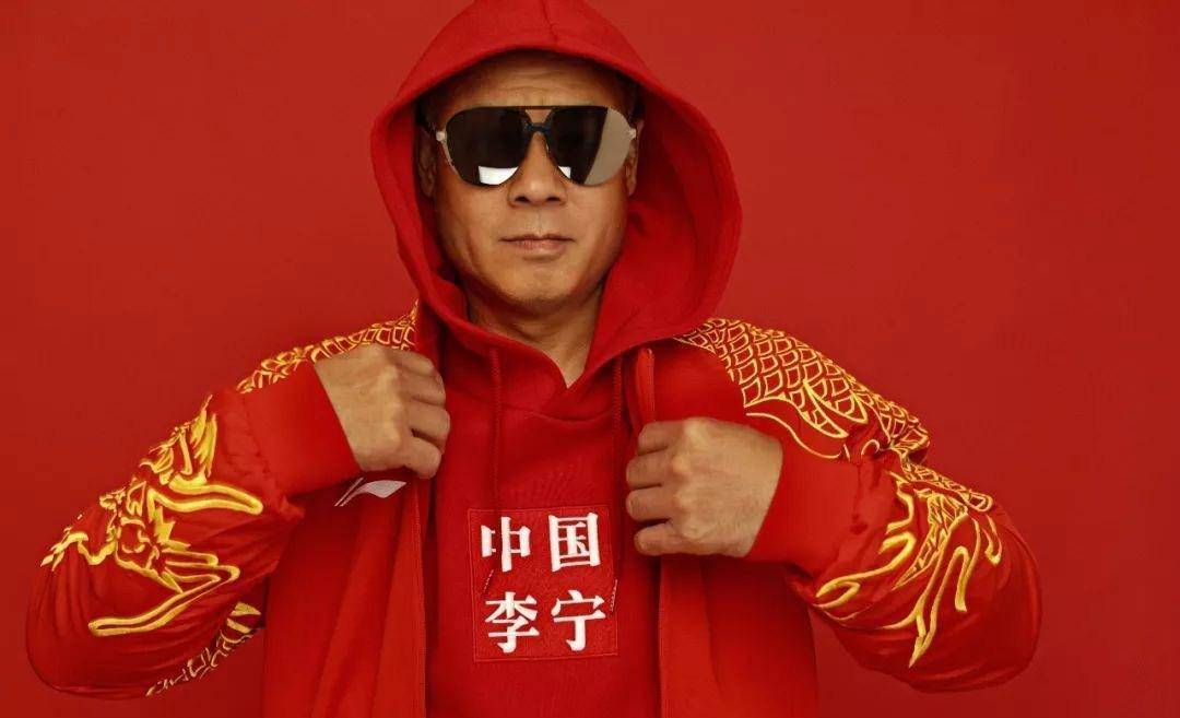 娶冠军青梅,退役从商也成功,体操王子李宁现状如何_陈永妍_训练_中国