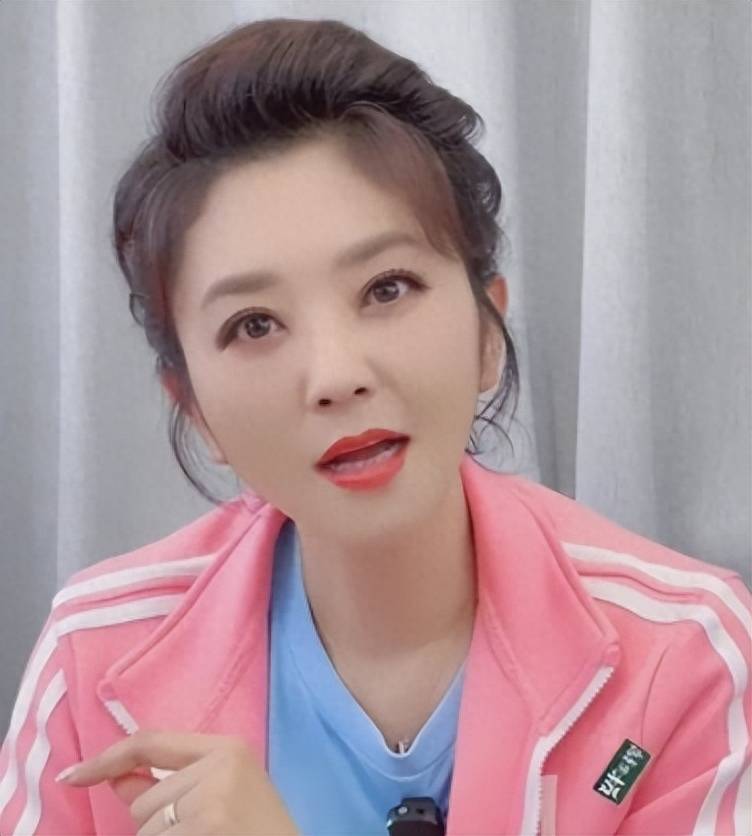 方琼:结婚20年只生孩子不做饭,副台长丈夫把她宠成宝_父亲_工作_河北