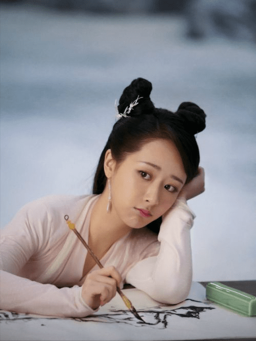 66岁赵雅芝风采依旧,被指不输小38岁杨紫_白夭_白素贞_千年