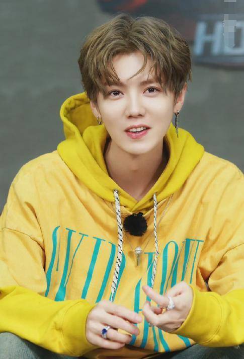 被跟拍后被嘲年纪大,上线回应:吃你家大米了?_鹿晗_八卦_明星