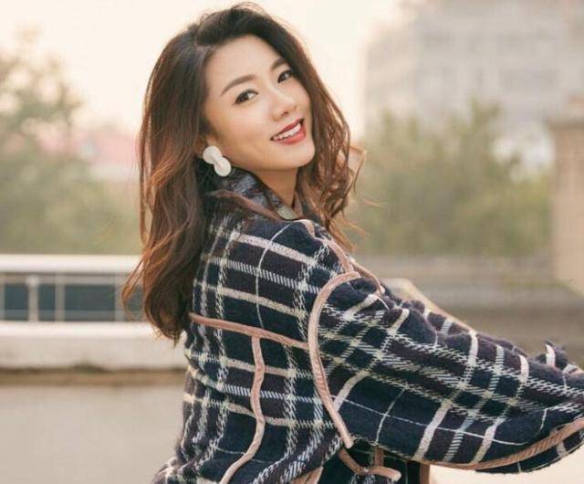 窦骁魅力大,从程晓玥到何超莲,受富家女青睐,《楚乔传》有端倪_女朋友