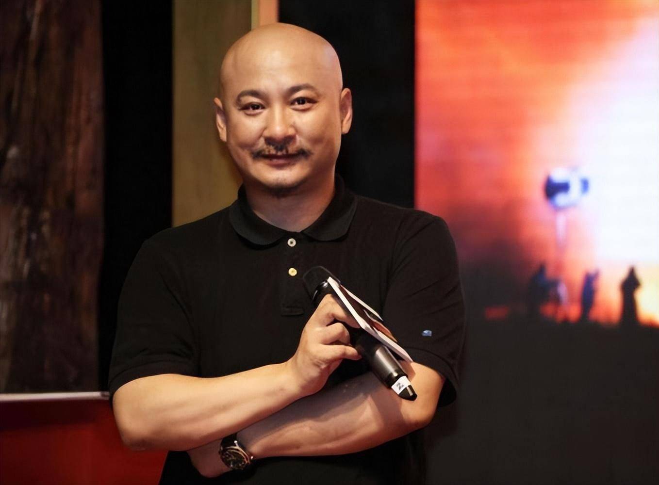 影帝黄渤佩服她演技,与导演相恋12年遭抛弃,今47岁身价高达40亿_余男