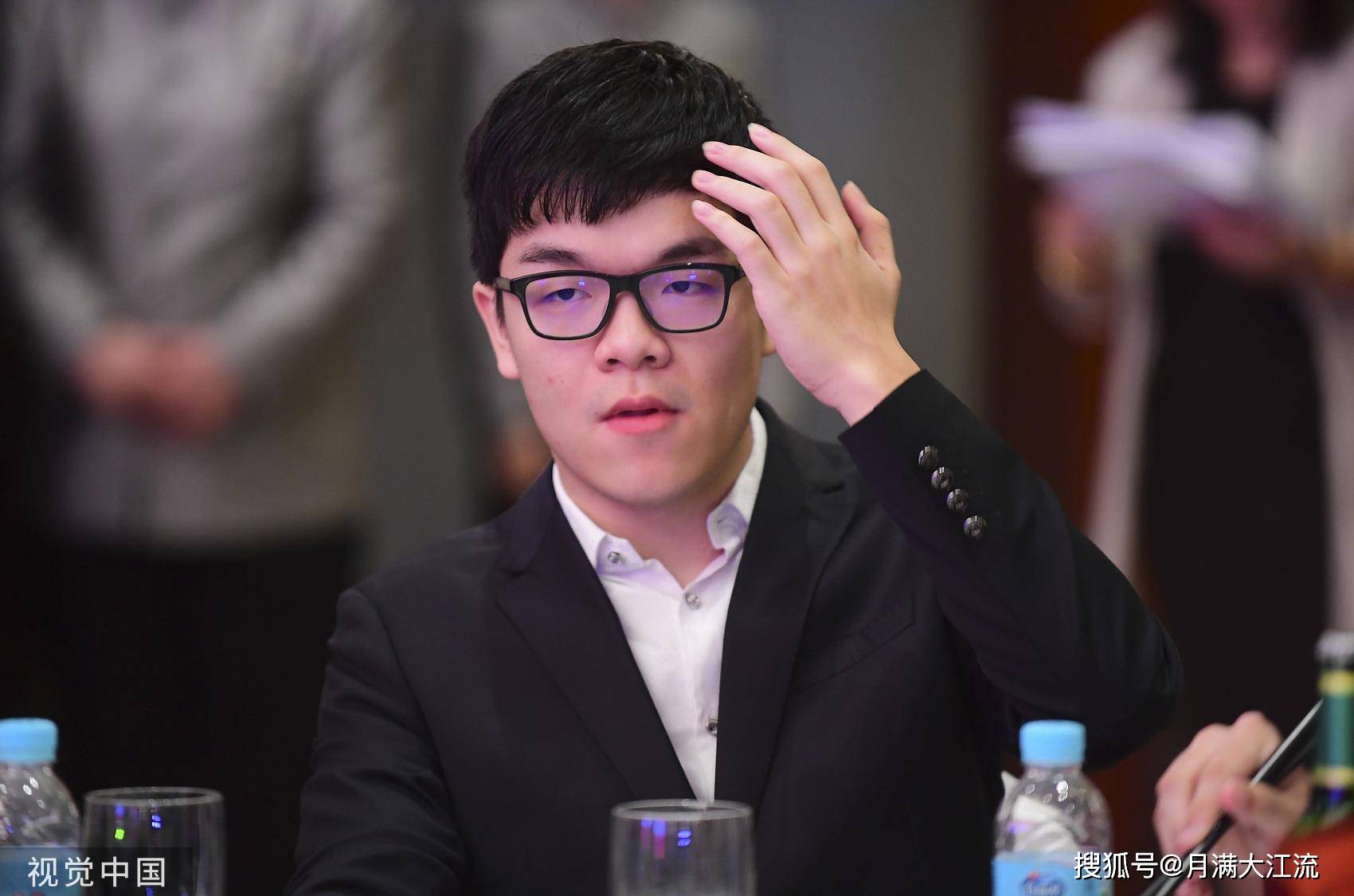 申皇 轩皇 柯洁大帝 共同演绎厕所门三皇杀_申真谞_李轩豪_获得了