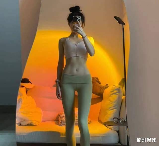 韦世豪未婚妻狂晒健身照!