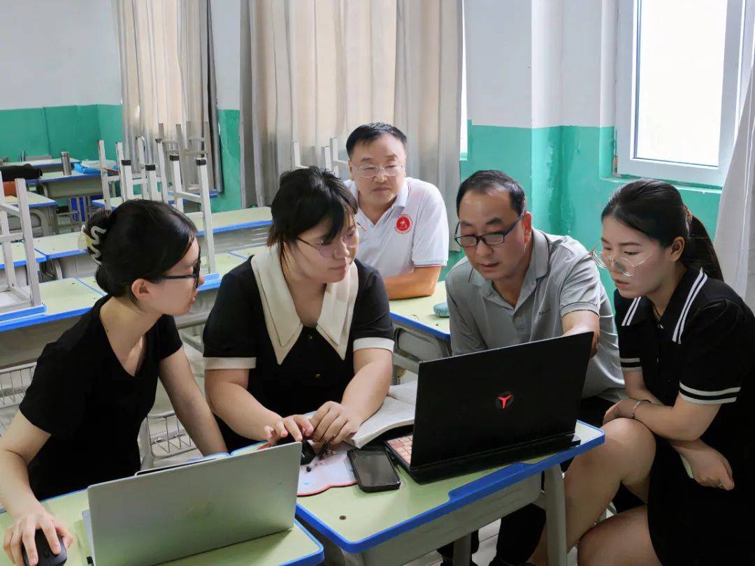 假期充好电,赋能新学期—石家庄金石中学全体教师培训_教学_进行了