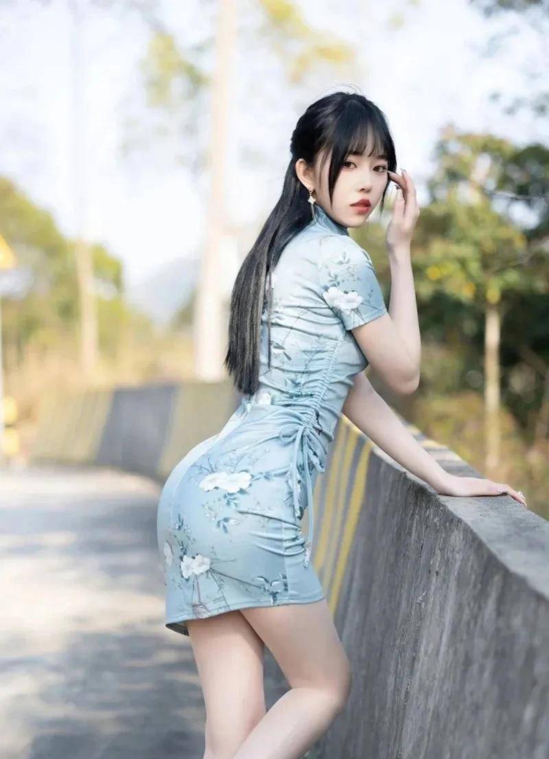 「翘臀纤腰」你看她穿短款旗袍,有性感有妖娆有冷傲,还有什么_气质