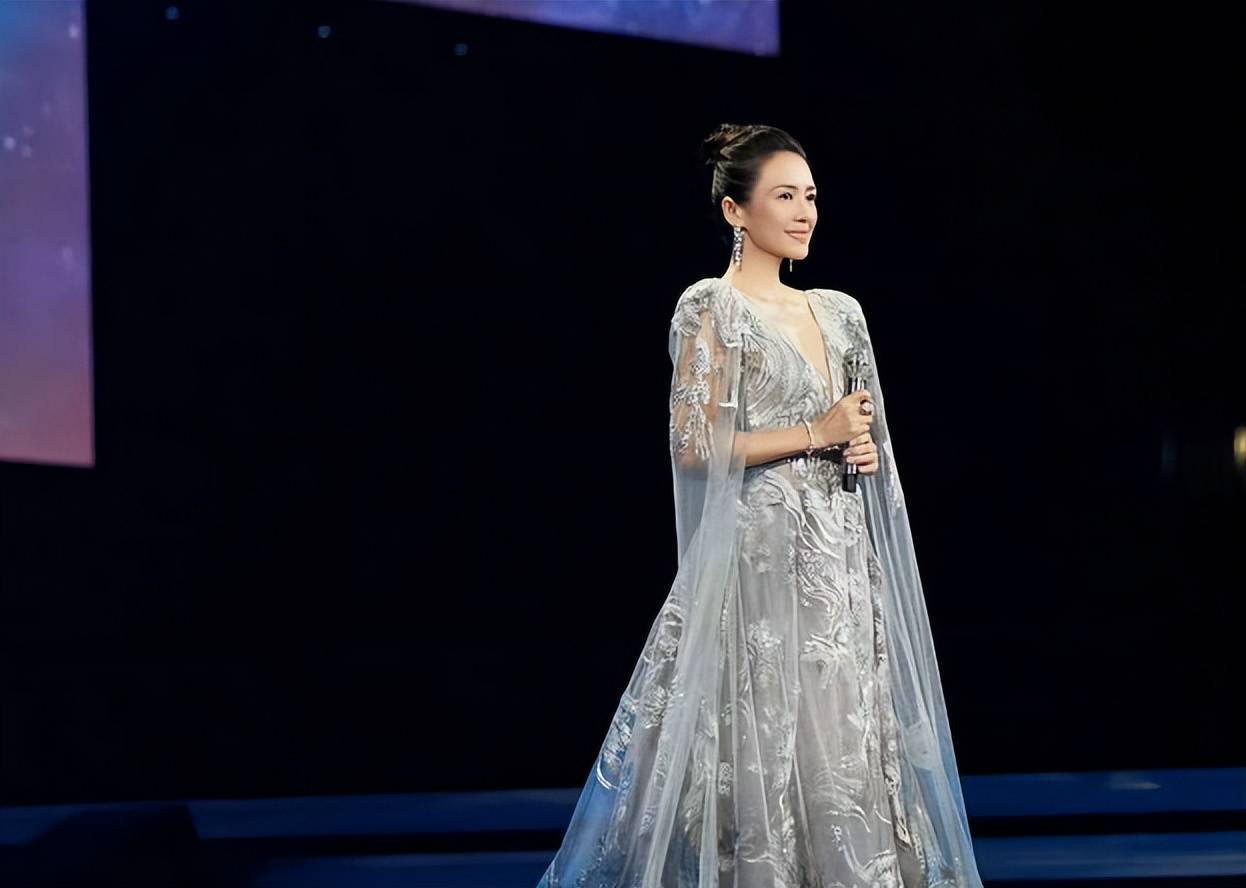 几月前她还参加了大湾区的电影晚会,据了解章子怡在国庆档将要上映一