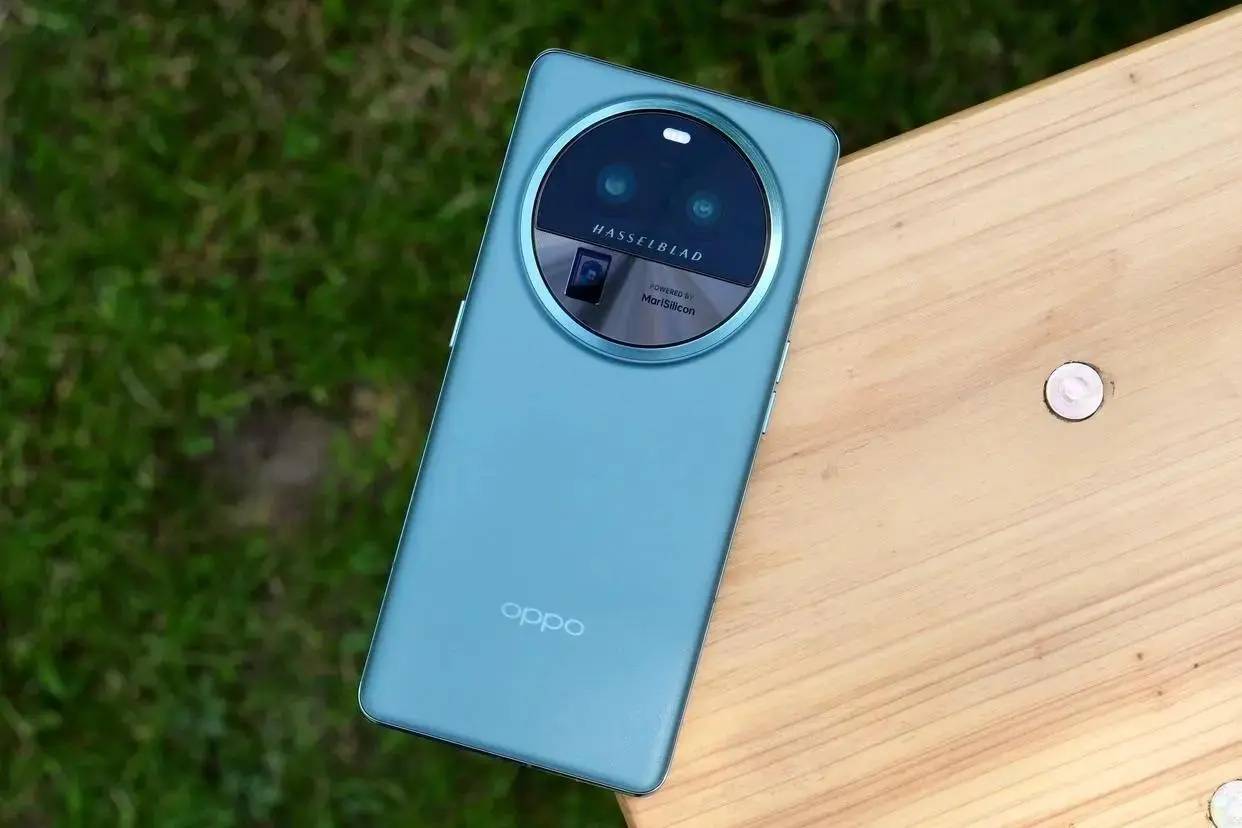 oppo机皇突降1562元,16gb 256gb 120倍变焦,给小米重力一击_旗舰_影像