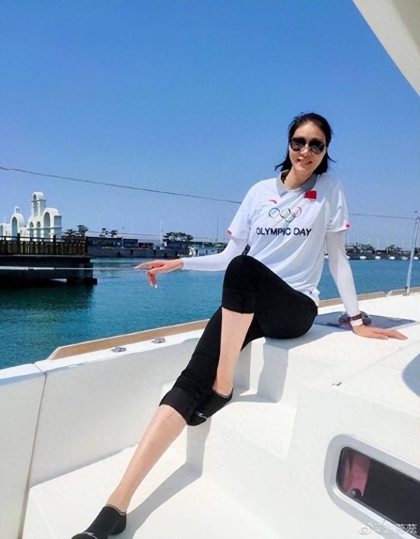 女排还没有嫁的单身富婆 能娶到她们是上辈子修来的福分_朱婷_颜妮