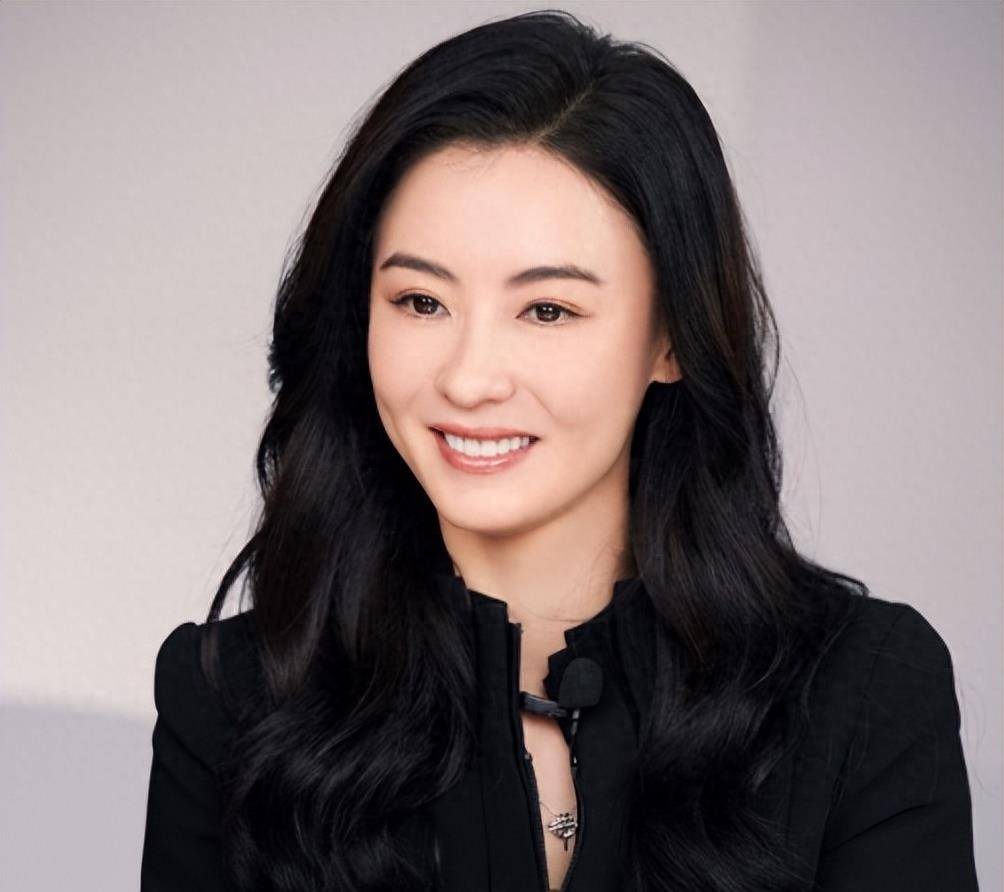 张柏芝自曝每天都追王菊的《一路朝阳》,说出评价全场笑翻_田蓉_女孩