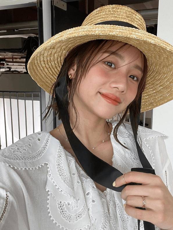 黄黑皮女生可以试试这样穿_白色_颜色_衣服