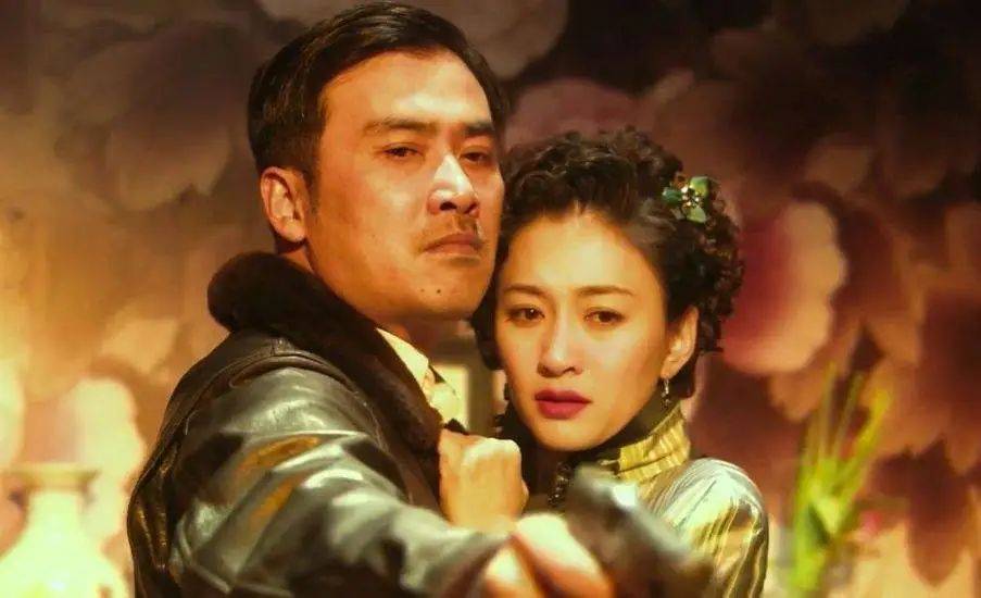 "谍战教父"柳云龙被曝离婚!他回应出轨合伙人生女_徐欣_杨健_女儿