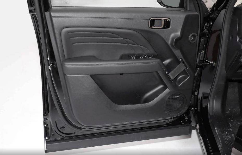 静态体验哈弗猛龙,或于成都车展上市形似路虎卫士 静态体验哈弗猛龙,或于成都车展上市形似路虎卫士