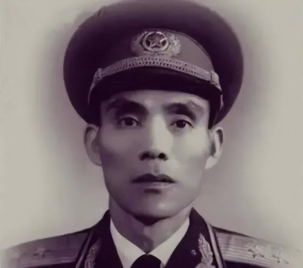 180师损失巨大,60军军长韦杰被撤职,他回国以之后担任什么职务_彭总