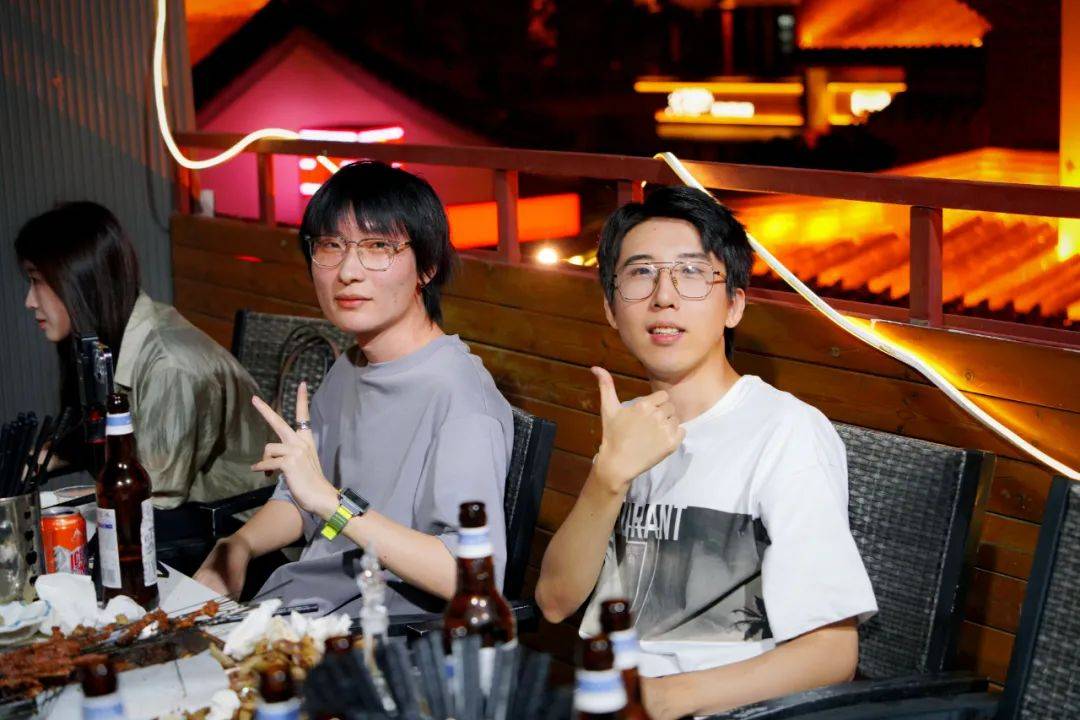 烈哥"男友力"爆棚,120疯狂撩妹,starswar魔兽老友会高能不断_选手