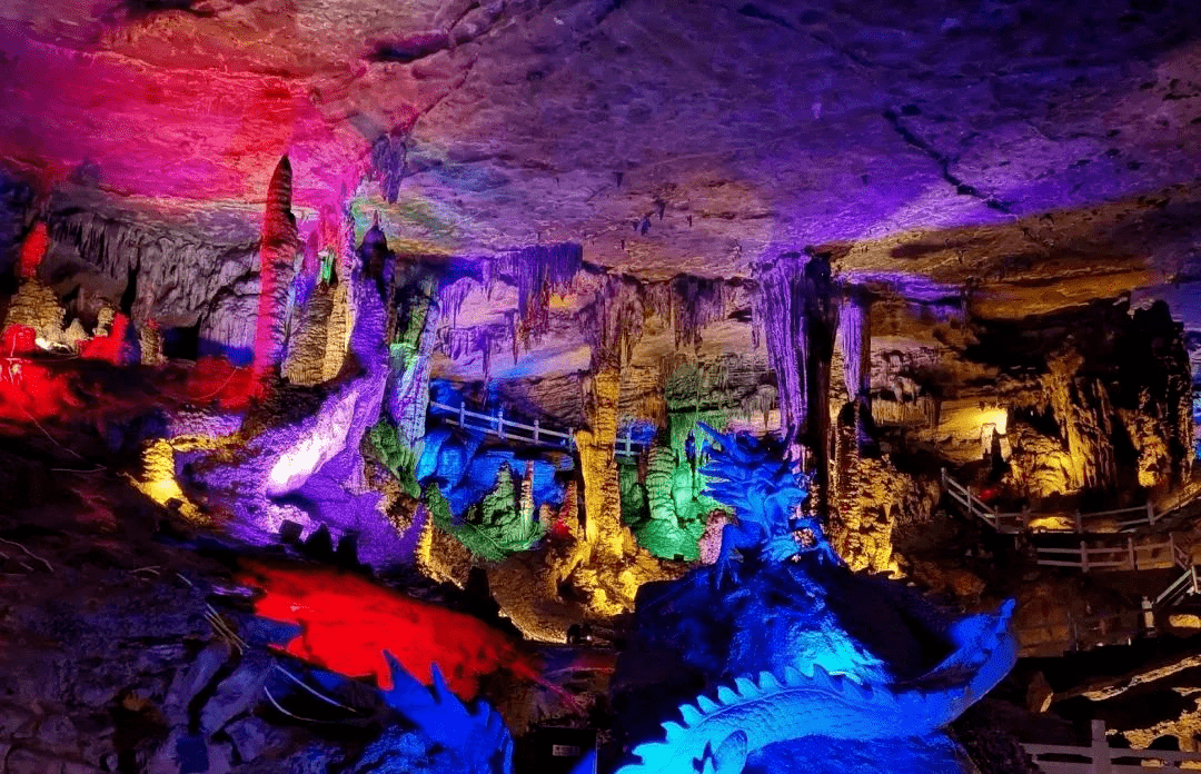 贵州·铜仁不得不去的十大旅游景点之九龙洞篇~_溶洞_温泉_喀斯特