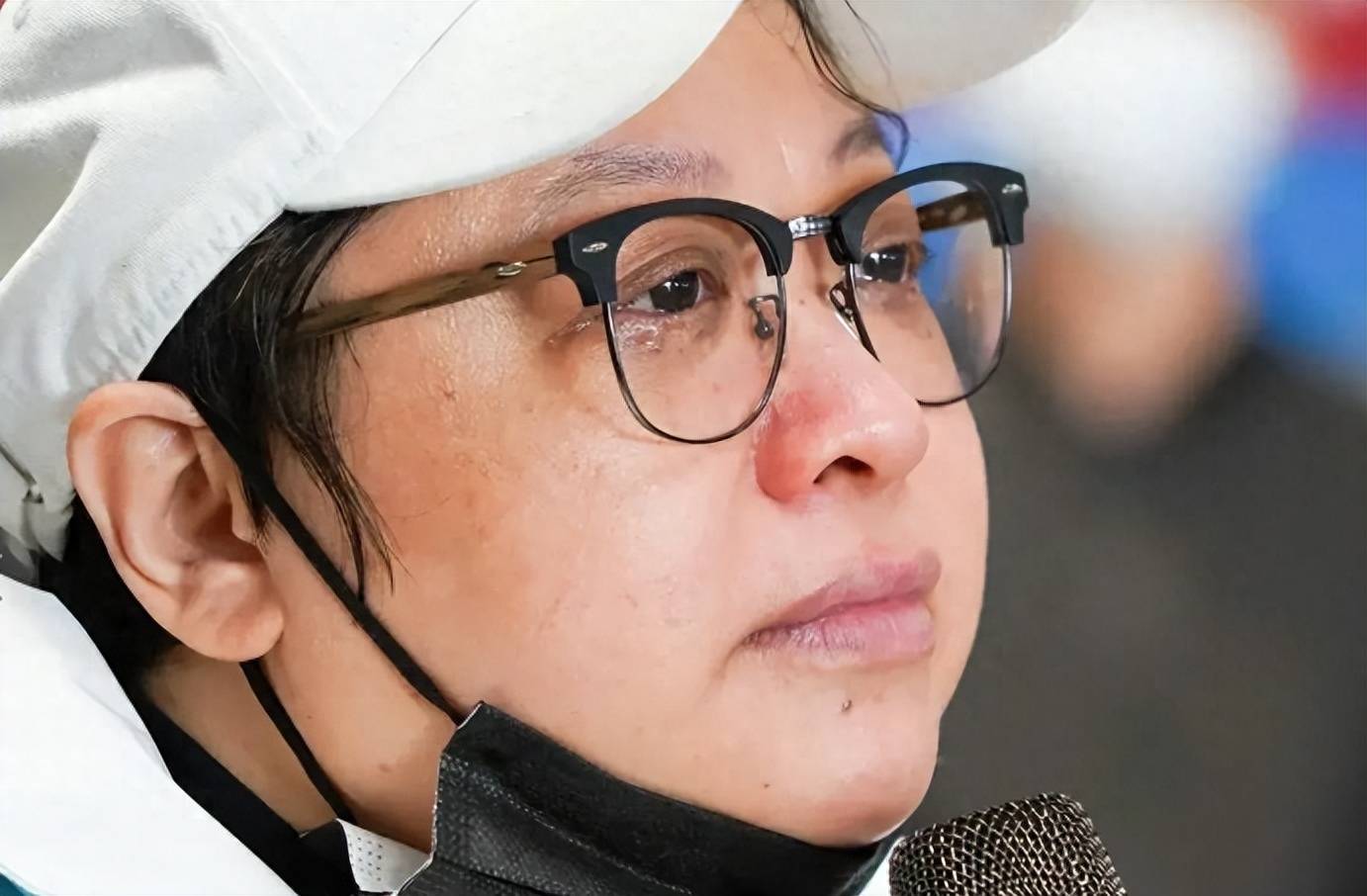 连做了23年慈善,娱乐圈无人敢惹的韩红,如今终于暴露了真实身份_雍西