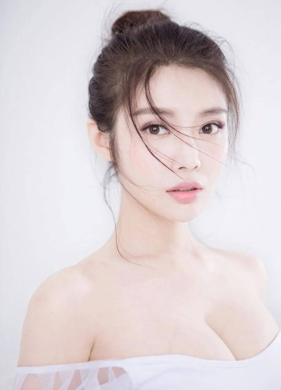 25岁遇到王晶后获力捧,被喊和跳高名将在一起,才30已经演妈了_徐冬冬