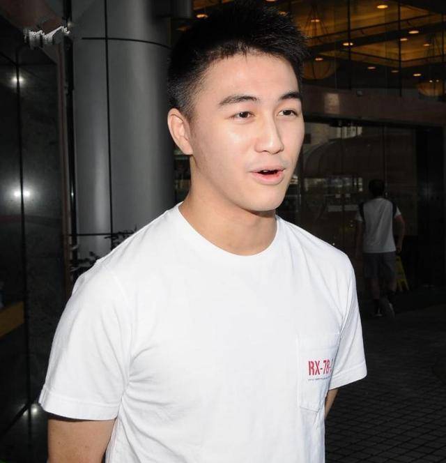 赌王儿子何猷君升级当爸爸后首现身 希望生三个以上_开心_何鸿燊_因为