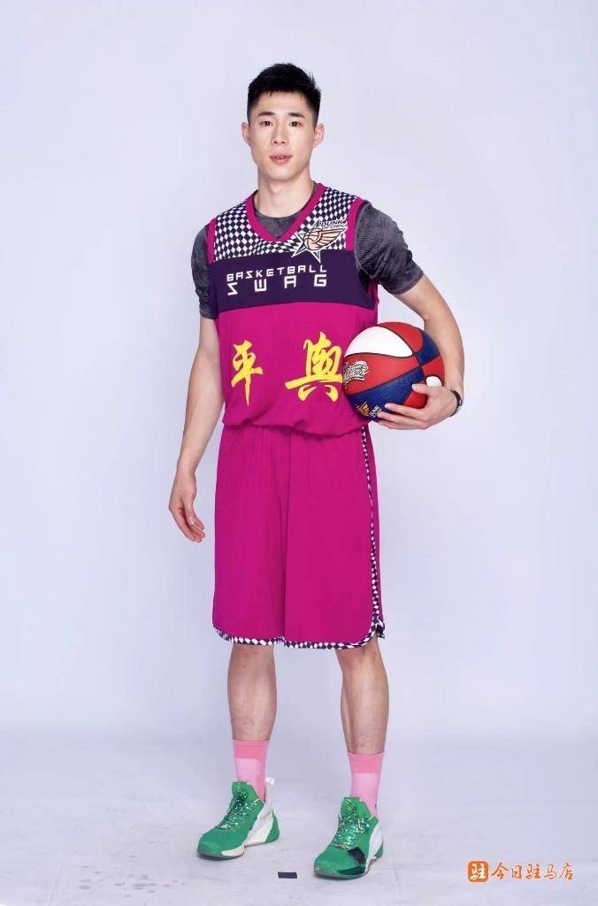 国家一级篮球运动员,职业队退役球员王勃臣的篮球情缘——小篮球 大