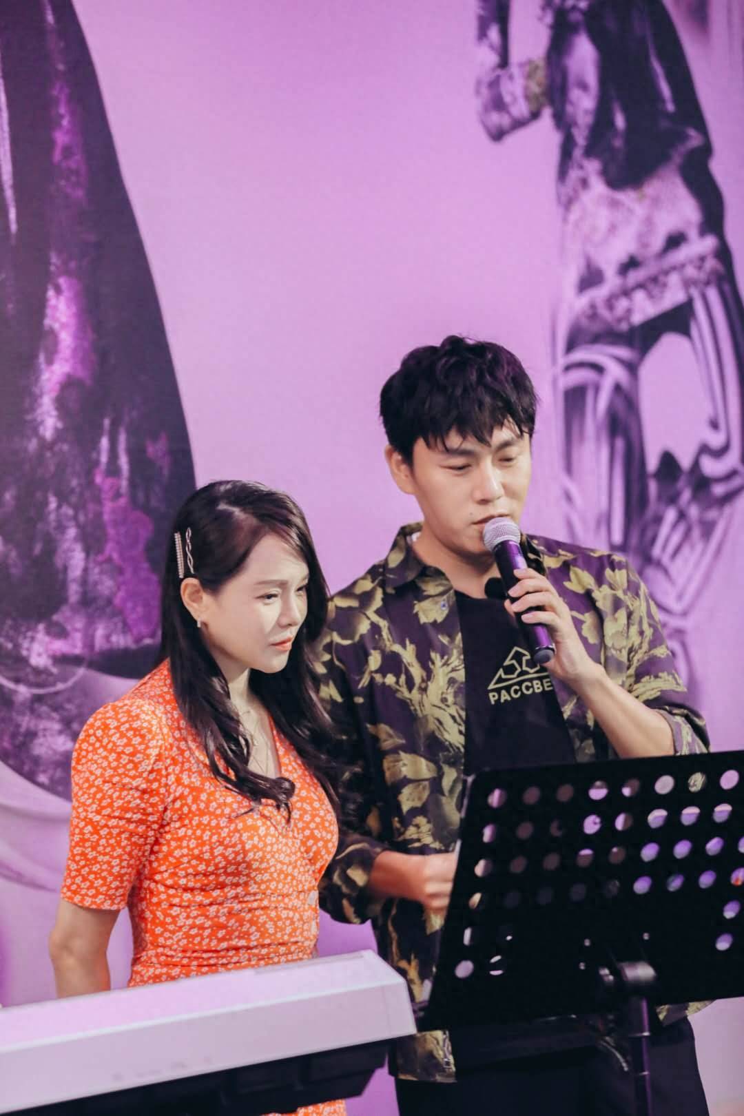 张震登国外时尚杂志封面,45岁绅士儒雅范十足,反派造型获好评_角色