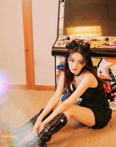 徐璐的漫画腿,你的泪水从嘴里流出来了嘛?_身材_网友_明星