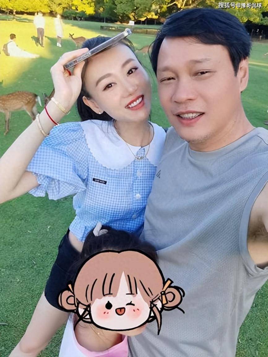 李铁场外联合妻子创办经纪公司捞钱,做联赛主教练以及国家队主教练的