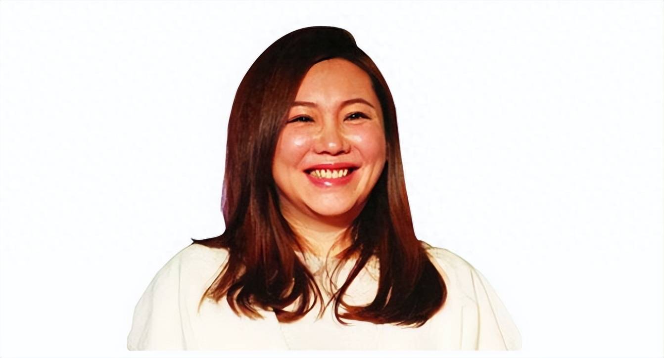 邹雪出面道歉后,女子两人成为了无话不谈的好闺蜜.