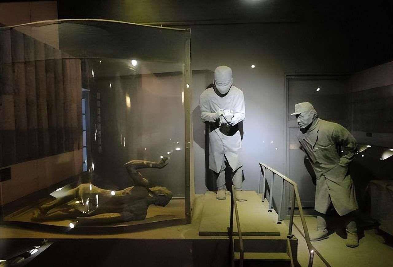 731部队残忍至极,逼迫500名学生每人吃一个烧饼,引发瘟疫_实验_日本