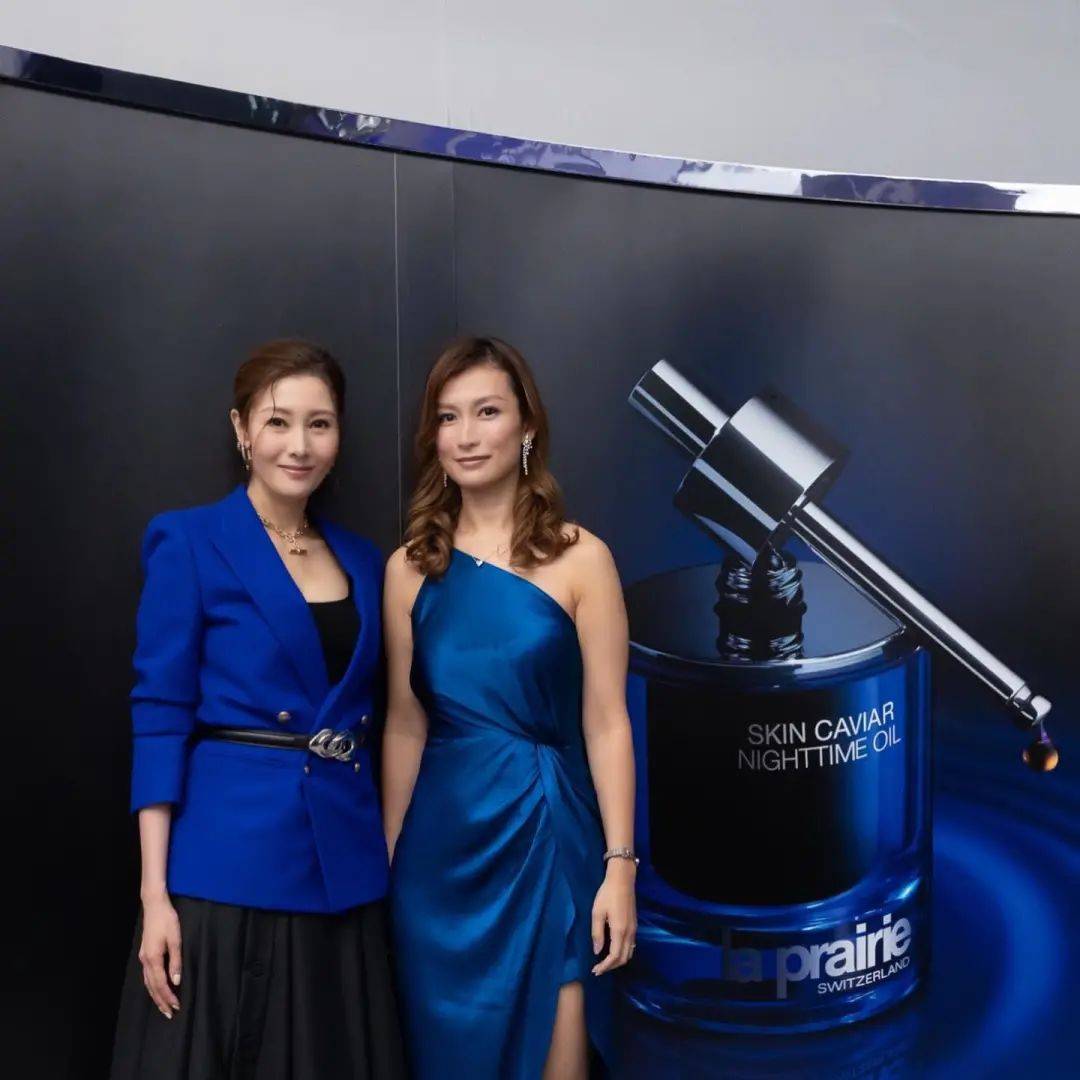 香港名媛聚会,为什么她总站c位?