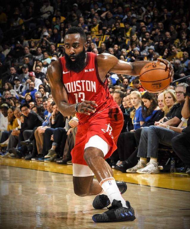 哈登遭联盟重罚,76人再现离奇操作,多队抛出橄榄枝有望留在东部_交易