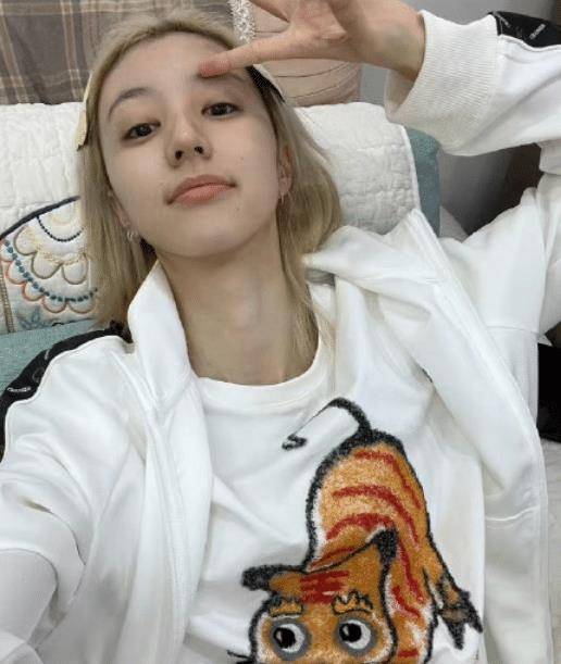 华晨宇绯闻女友风波后首晒照,两人夫妻相明显,网友:赶着当后妈