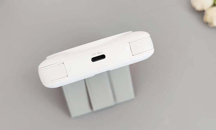 轻装上阵,完美解决带数据线的麻烦:sanag塞那K60无线磁吸充电宝