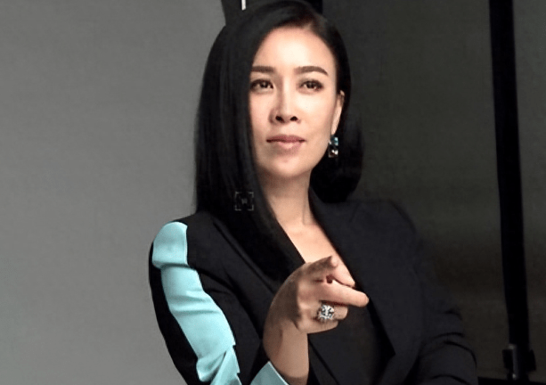 张碧晨3000万买好声音冠军,疑不雅视频泄露,那英华晨宇受波及_魏雪漫
