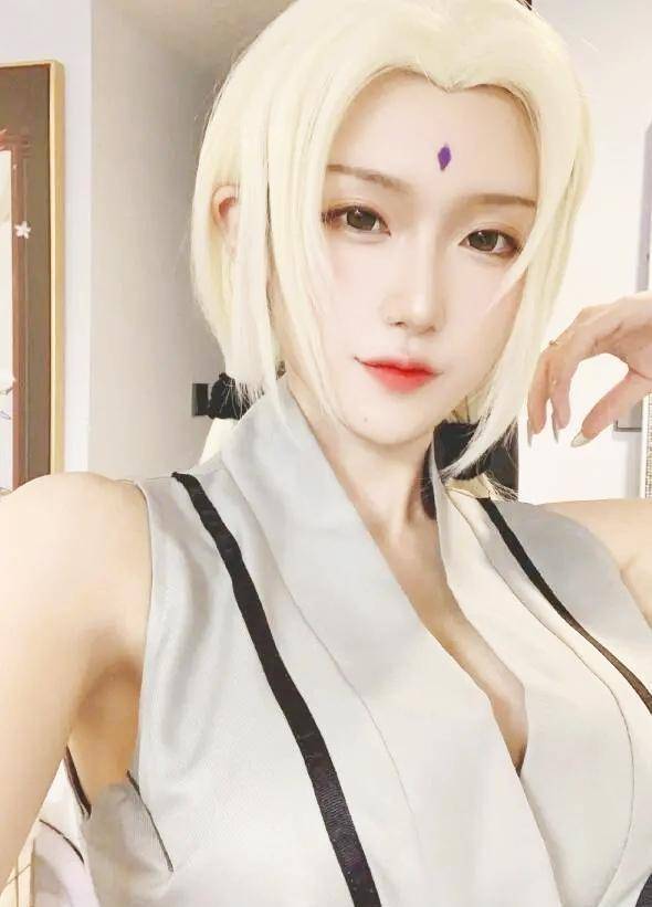 腐团儿的神级cos,女神纲手神还原,晴子清纯可爱,美杜莎很霸气_美女