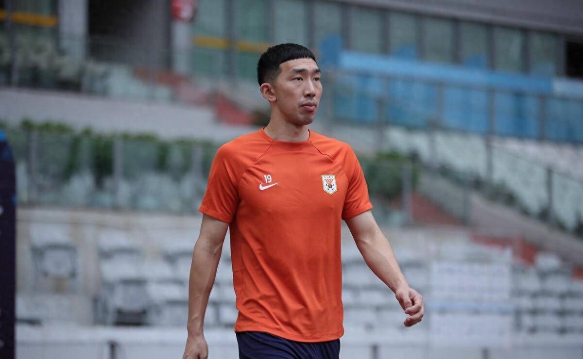 郭田雨出来了!三虎回归国足,费南多需要机会!