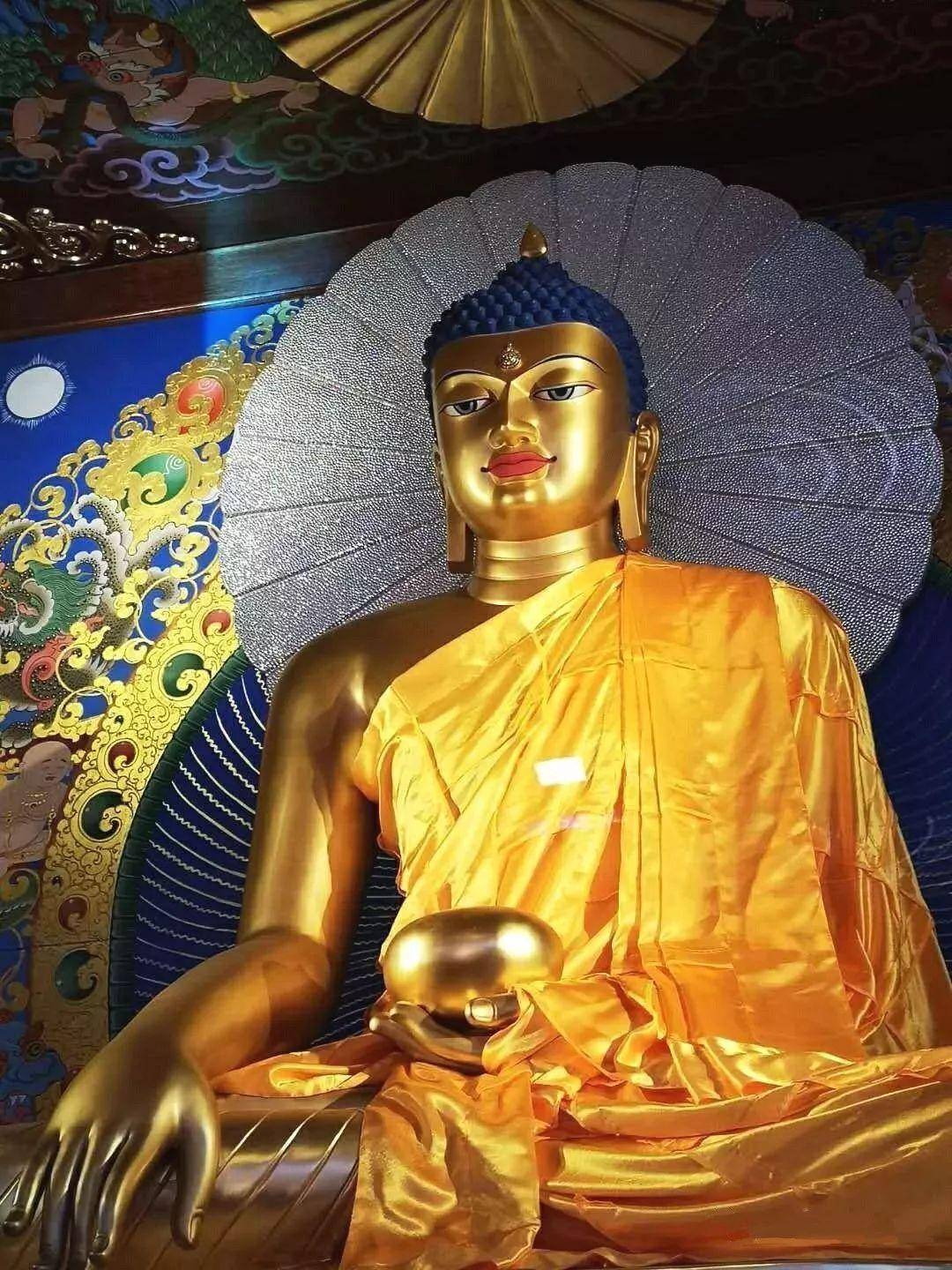 送到寺院一种常见的处理方式是将旧的或破损的佛像,送到附近的寺院.