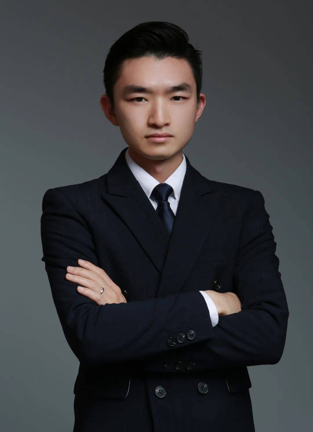 胡勇军律师胡勇军律师,北京市京师(贵阳)律师事务所青工委副主任,婚姻