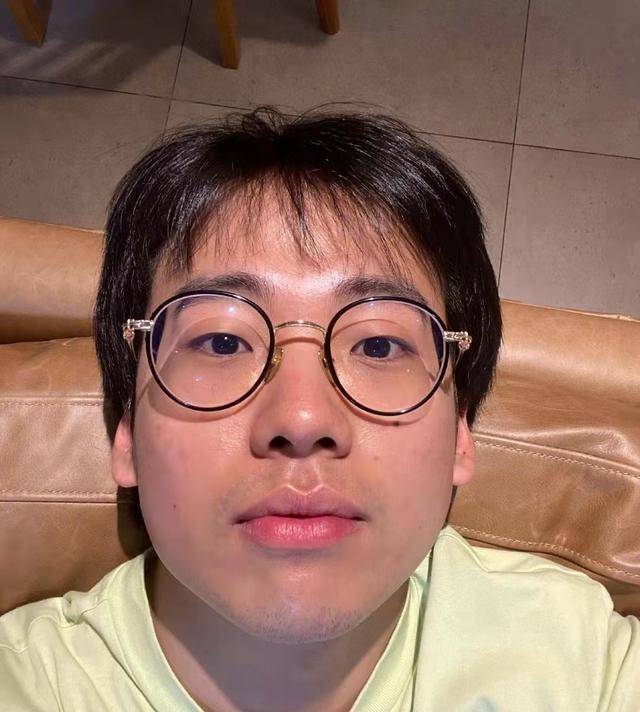 演员许魏洲宣布结婚,未公布女方身份,出道多年几乎无绯闻_小姑娘_不