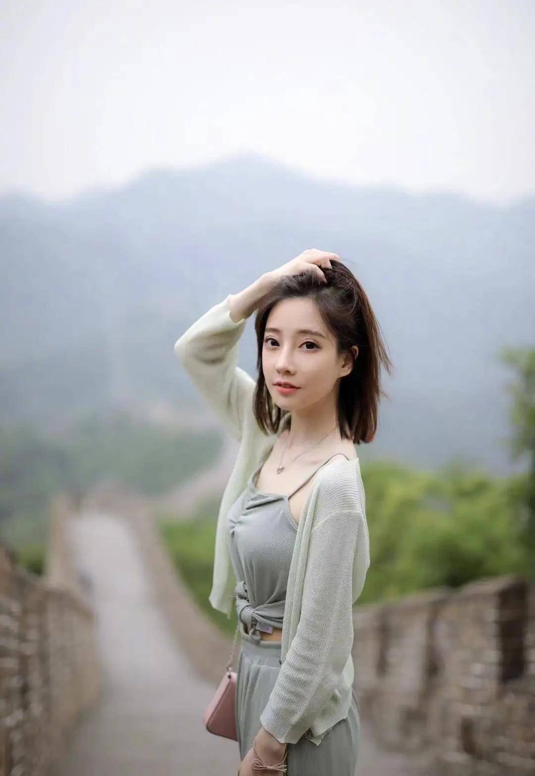 冯提莫的身高成谜,但是很会拍照,妥妥的大长腿_莫莫_写真_感觉