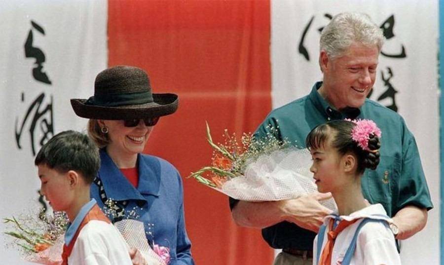 1998年克林顿访华,中国女保镖斗智斗勇,千钧一发之际救总统_李克男_米