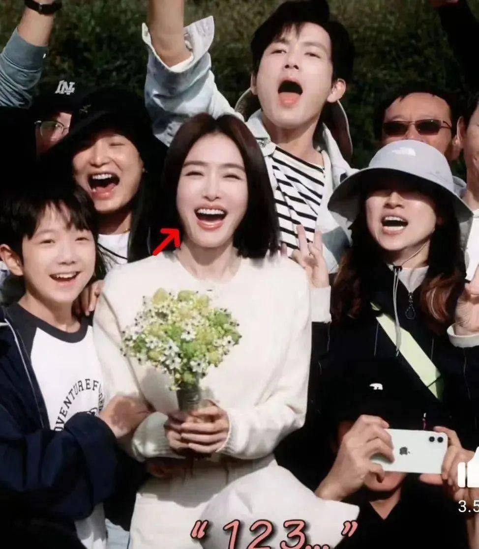 李宗翰脸僵,闫妮脸肿,看完这7位明星的近照,我被医美劝退_秦岚_柳岩